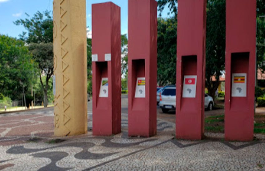 entrada da praça zumbi dos palmares